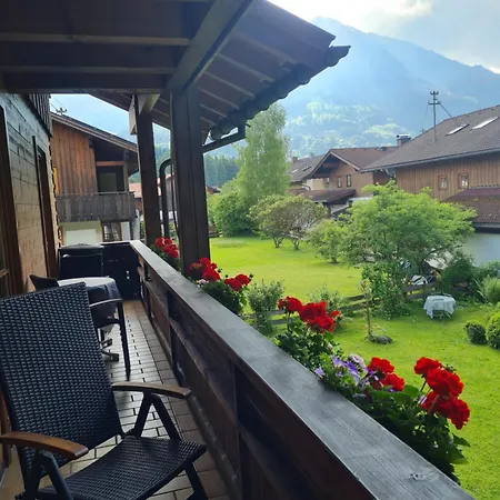 Holzhaus Lang شقة